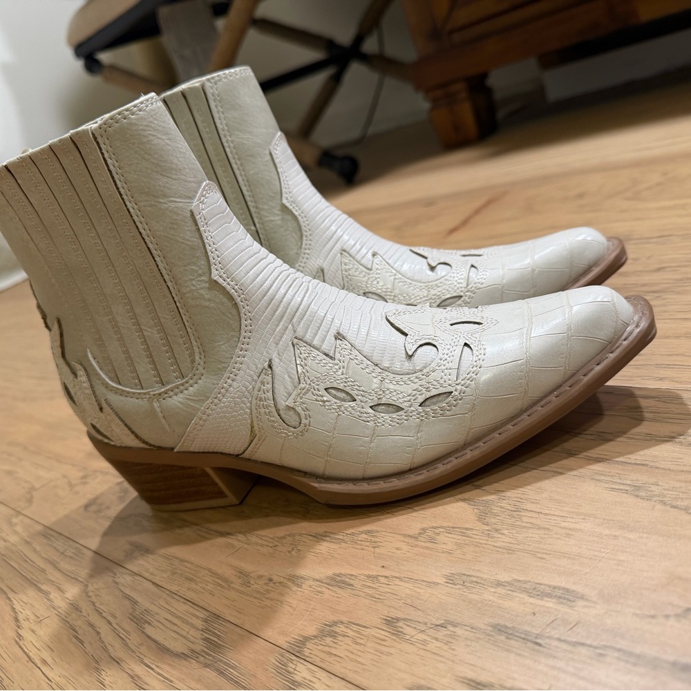Coconuts by Matisse Western Ankle Boots